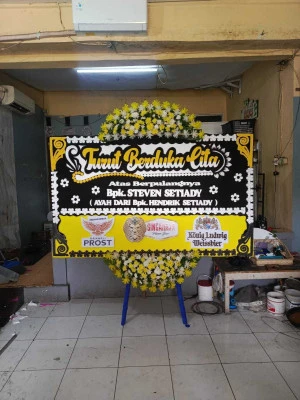 Papan Bunga di Candi Ampel
